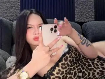 Chaturbate Live Sex of hugecockeightine