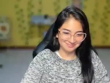 Chaturbate Live Sex Cam of littleprety6969