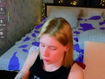 Chaturbate Live Sex Cam of lovelygirllss