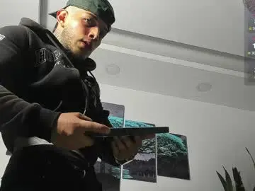 Chaturbate Live Porn of angeel_d035