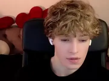 Chaturbate Adult Webcams of curly_twinkboy