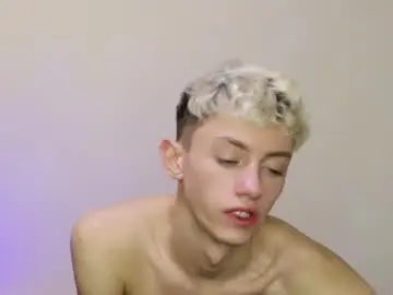 Chaturbate Live Sex Cam of leonlure