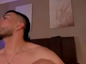 Chaturbate Live Porn of alexander_diiaz