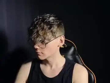 Chaturbate Live Sex Cam of kirill_20_cm