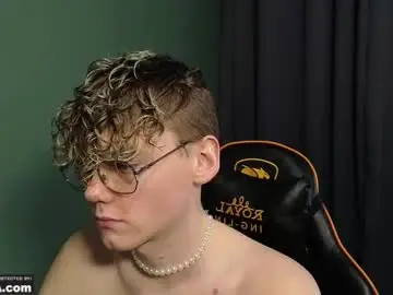 Chaturbate Live Porn of kirill_20_cm