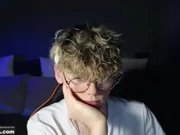 Chaturbate Live Porn of kirill_20_cm