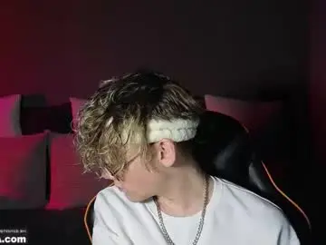 Chaturbate Live Porn of kirill_20_cm