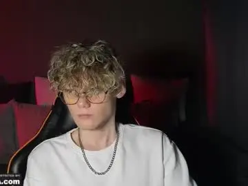 Chaturbate Free Live Porn of kirill_20_cm