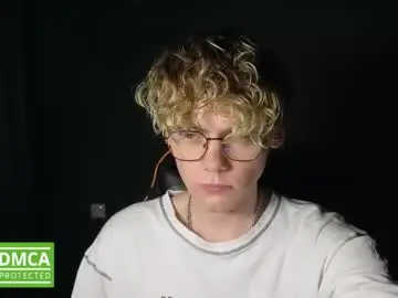 Chaturbate Live Porn of kirill_20_cm