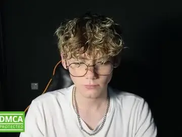 Chaturbate Live Porn of kirill_20_cm