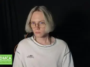 Chaturbate Free Live Porn of kirill_20_cm