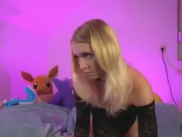 Chaturbate Live Sex Cam of lillyocean06