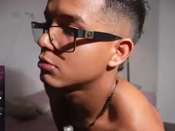 Chaturbate Free Porn Cam of paradise_boy_s