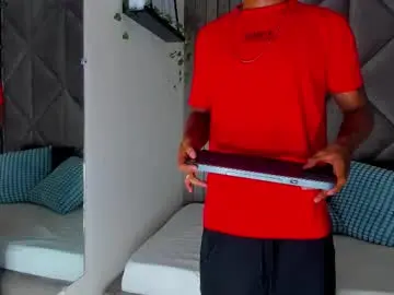 Chaturbate Live Sex Cam of andrewkenoxx_