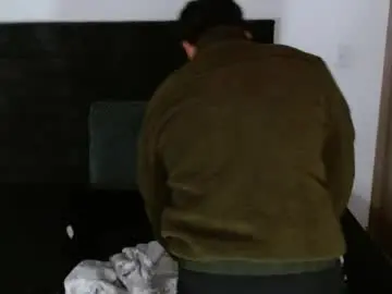 Chaturbate Live Sex Cam of ian_davis