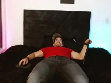Chaturbate Free Porn Cam of ian_davis