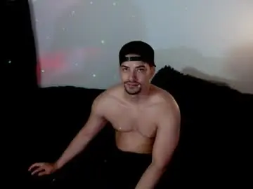 Chaturbate Live Sex Cam of ian_davis
