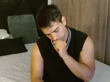Chaturbate Live Sex Cam of ian_davis