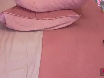 Chaturbate Live Sex Cam of emma_revees