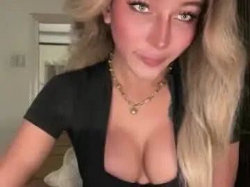 Chaturbate Adult Webcams of yourlovingpearlita1000