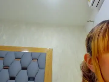 Chaturbate Live Sex Cam of juliette_pretty_