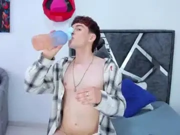 Chaturbate Free Porn Cam of damian_white0