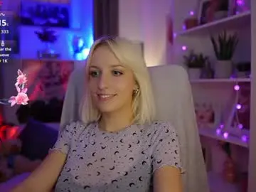 Chaturbate Best live sex cam show of lucy_cutie_