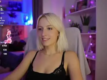 Chaturbate Live Sex Cam of lucy_cutie_