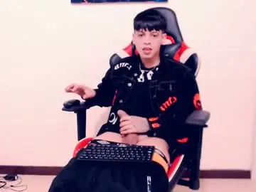 Chaturbate Live Sex Cam of indomitablebeast