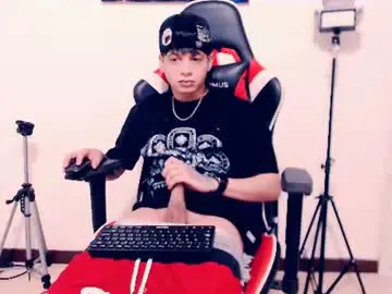 Chaturbate Live Sex Cam of indomitablebeast