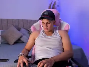 Chaturbate Nude Webcam of adrian_prime_