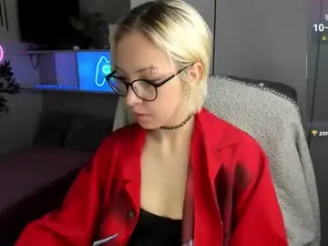 Chaturbate Live Sex Cam of zoeybizz