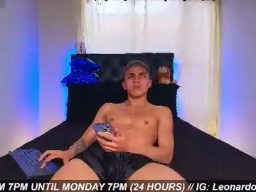Chaturbate Live Sex Cam of james1lee_