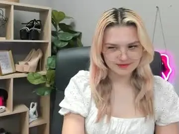 Chaturbate Watch Live Sex Cams of lilysweetxo