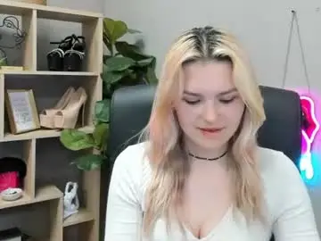 Chaturbate Live Sex Cam of lilysweetxo