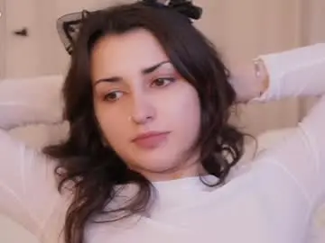 Chaturbate Live Sex Cam of cuddlebyyou