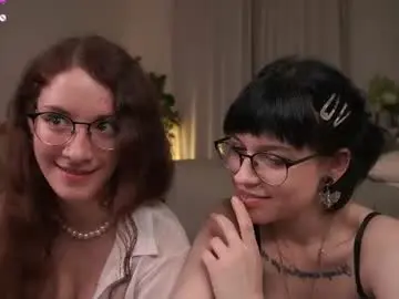 Chaturbate Live Sex Cam of little_poetry
