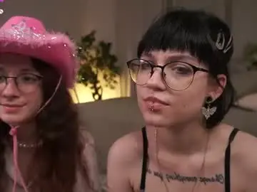 Chaturbate Live Sex Cam of little_poetry