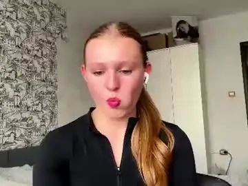 Chaturbate Live Sex Cam of sandramidgett