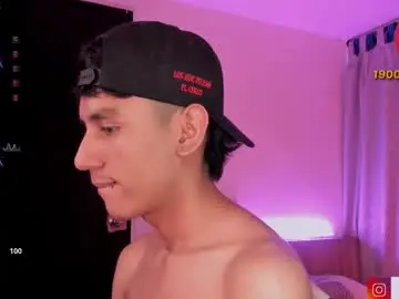 Chaturbate Free Porn Cam of damien_howard