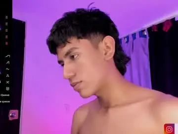 Chaturbate Live Sex Cam of damien_howard