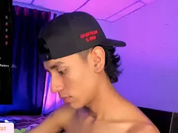 Chaturbate Free Live Porn of damien_howard