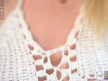 Chaturbate Live Sex Cam of sweety_beckyy