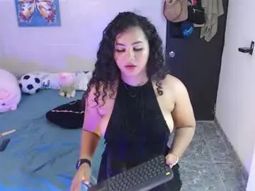 Chaturbate Live Sex Cam of luciana_keating