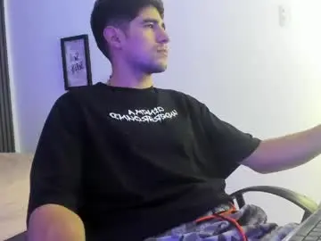 Chaturbate Free Porn Cam of tommy_badboyy