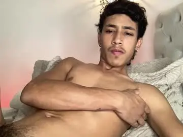 Chaturbate Adult Video Chat of ostin_18hot