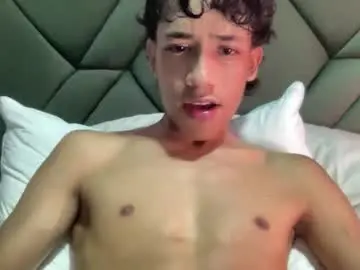 Chaturbate Free Porn Cam of ostin_18hot