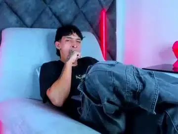 Chaturbate Free Live Porn of kroywave