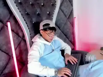 Chaturbate Adult Video Chat of kroywave