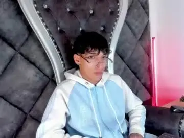 Chaturbate Best live sex cam show of kroywave
